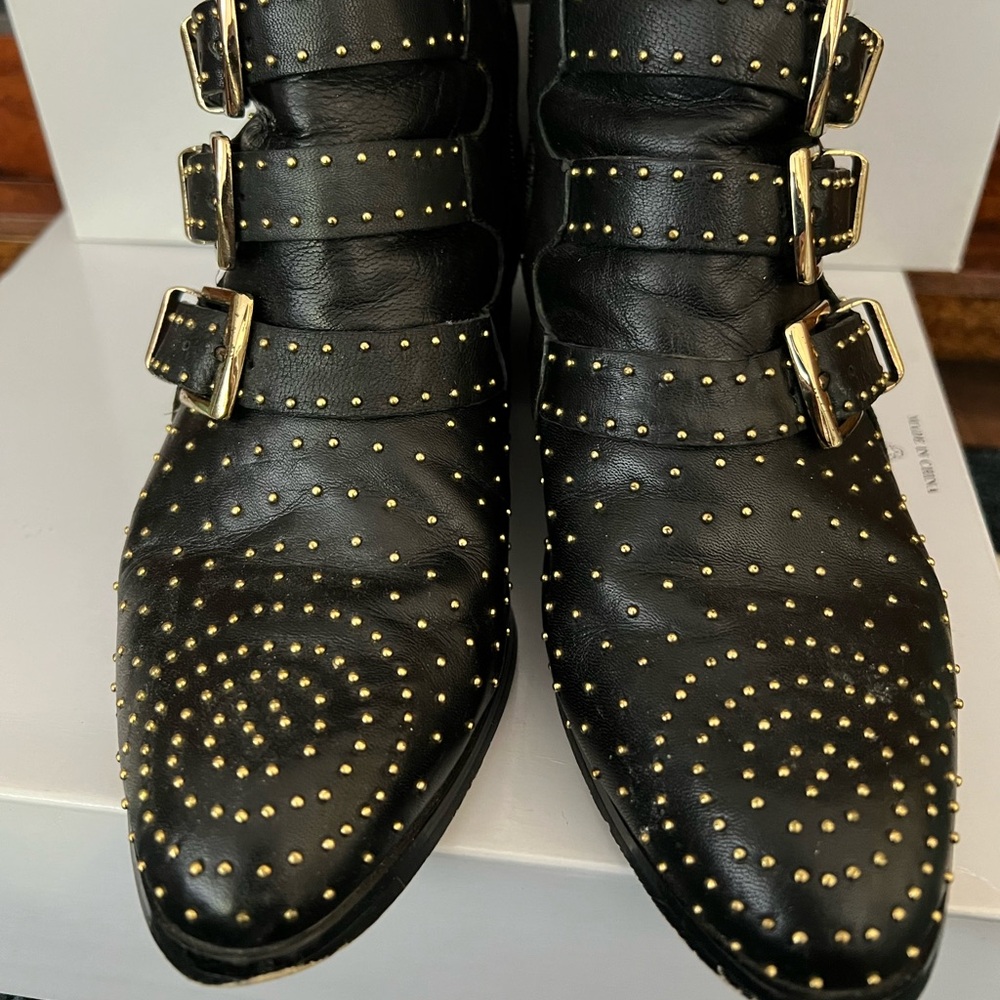Steve Madden “Madhouse” Buckle Black Leather Gold Studded Ankle Boots Size 6.5! - Picture 4 of 14